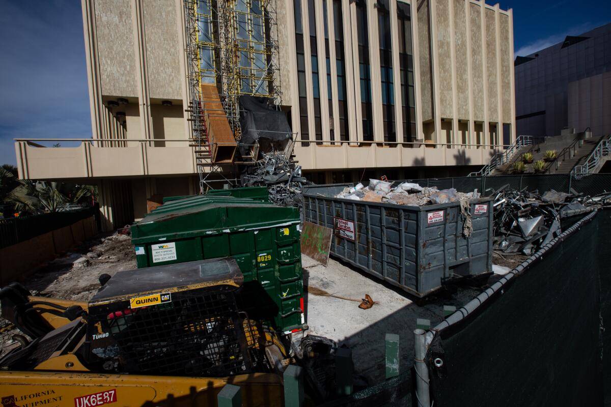 Work on the Los Angeles County Museum of Art