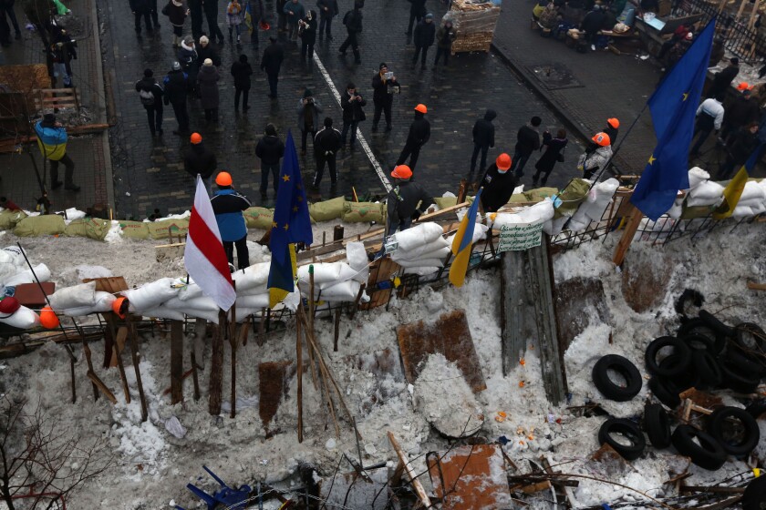 Protesters in the Ukraine capital, Kiev, erected a new barricade in Independence Square on Thursday to replace one dismantled by police the previous day.