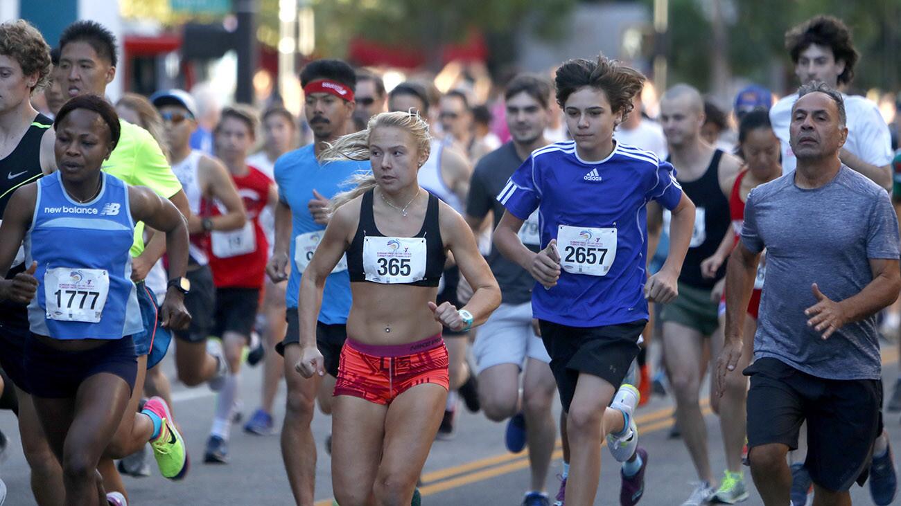 Photo Gallery: Large crowd up early for the annual Burbank YMCA Turkey Trot