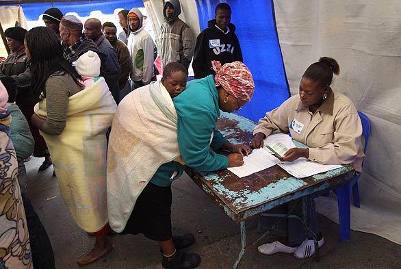 South Africans casts their ballots