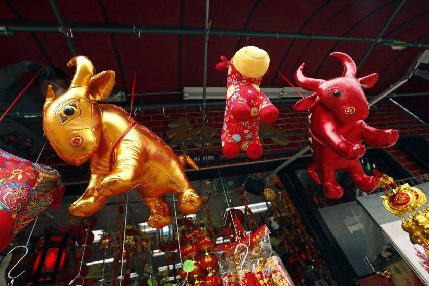 Los Angeles, California-Feb. 10, 2021-As the Chinese New Year approaches, business is light in Chinatown in downtown Los Angeles. (Carolyn Cole/Los Angeles Times)