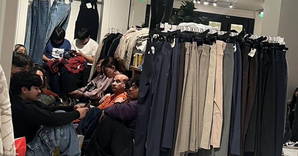 Three injured at Westfield Valley Fair Shopping Mall shopping on Black Friday Three injured at Westfield Valley Fair Shopping Mall shopping on Black Friday