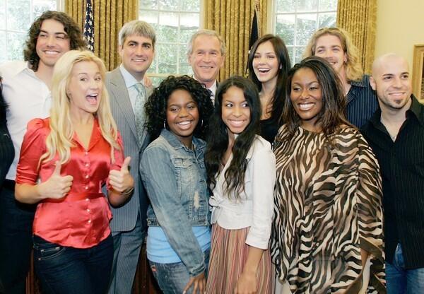 Bush meets with 'Idol' finalists in 2006