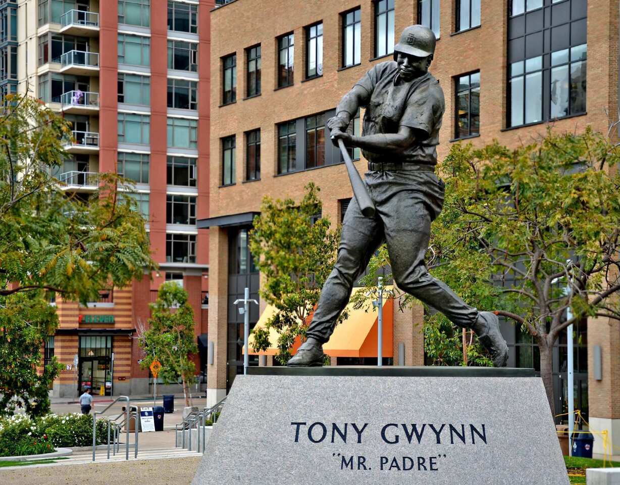 Tony Gwynn statue