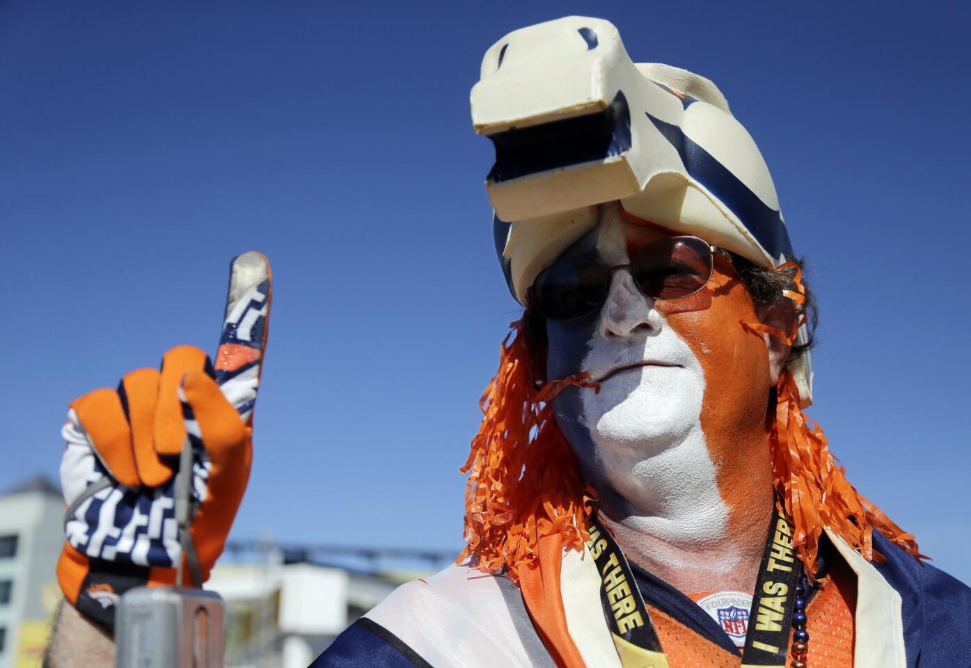 Dwayme Fox poses before the NFL Super Bowl 50 football game between the Denver Broncos and the Carolina Panthers, Sunday, Feb. 7, 2016, in Santa Clara, Calif. (AP Photo/Julie Jacobson)