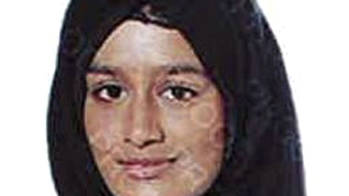 Shamima Begum, a young British woman, went to Syria to join the Islamic State group and now wants to return to Britain. Her newborn son died Friday in a Syrian refugee camp, officials said.