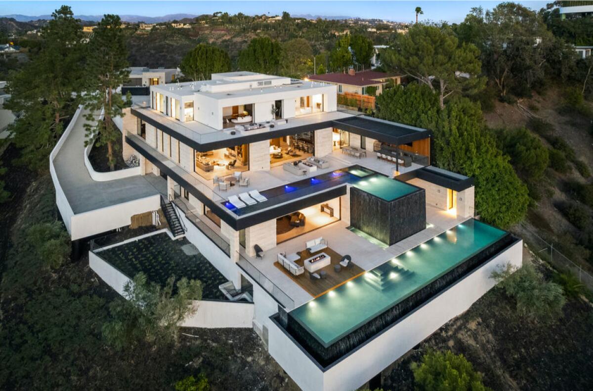 This $28-million mansion in Bel-Air is offering $1 million to whichever broker can bring a buyer before Measure ULA hits.