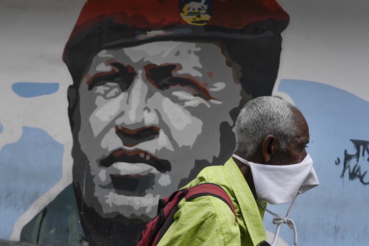 Acusan en EEUU a ex enfermera de Hugo Chávez de lavado de dinero