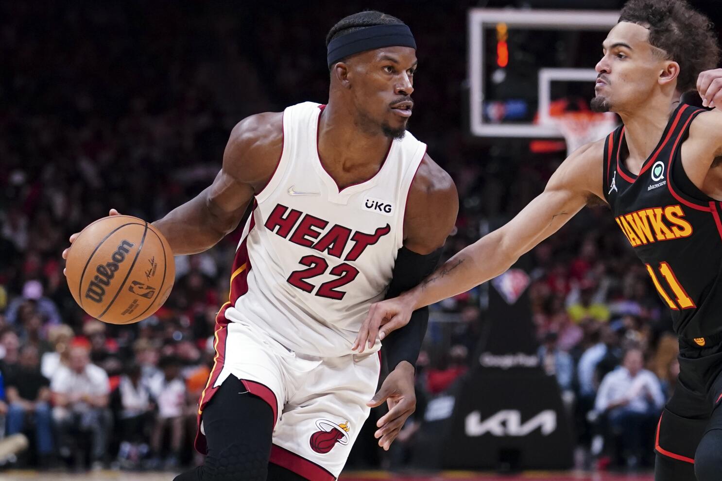 Butler has 36 points as Heat overwhelm Young, Hawks, 110-86