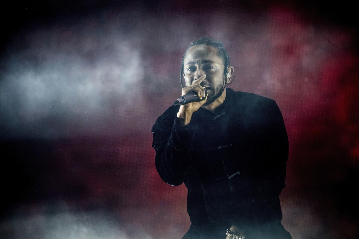 ARCHIVO - Kendrick Lamar se presenta en el Festival de Música y Artes de Coachella en el Empire Polo Club