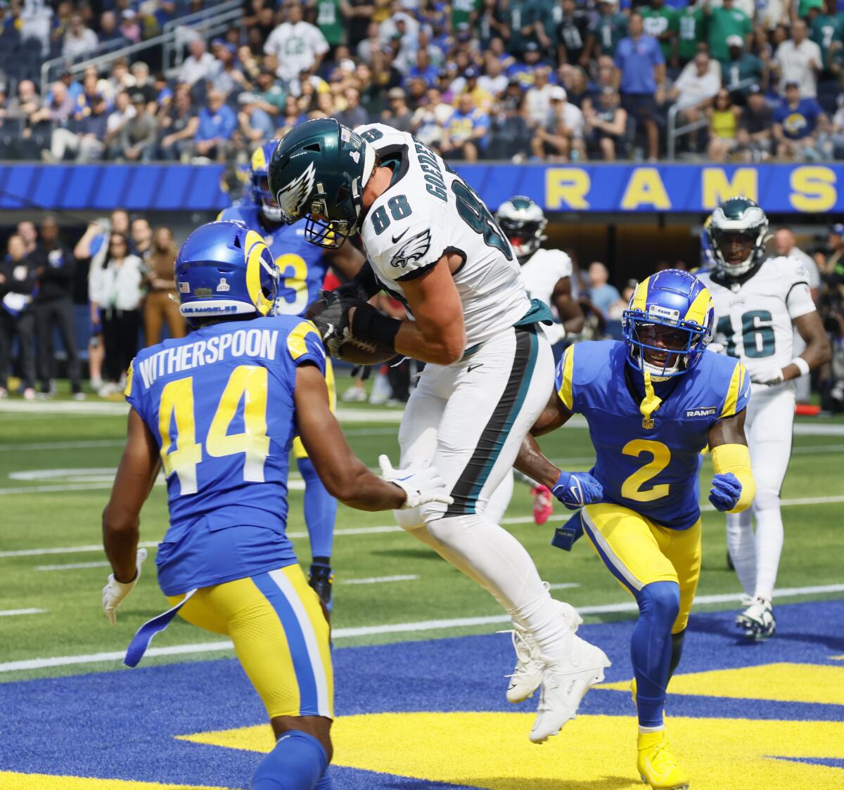 Eagles tight end Dallas Goedert catches a touchdown pass from Jalen Hurts during the first quarter.