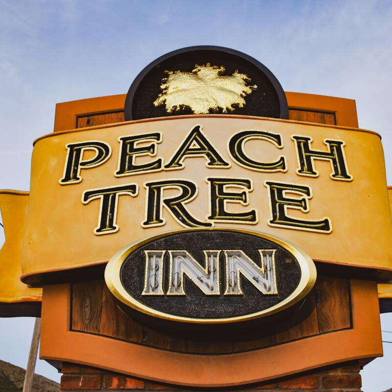 Photos: Motel California, the delight is in the details 60 Peach Tree Inn sign in San Luis Obispo.