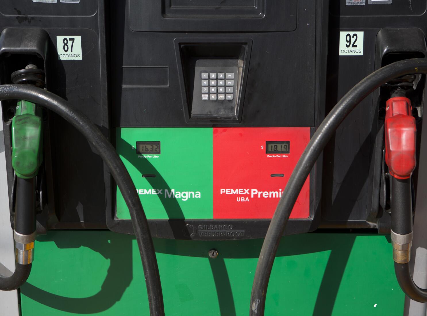 Precio de gasolina en México: Magna alcanza los $12 al cierre de