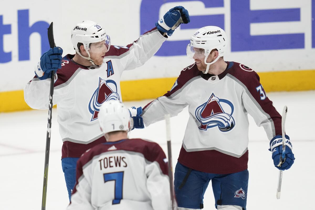 Avalanche enter NHL record books as historic road winning streak continues