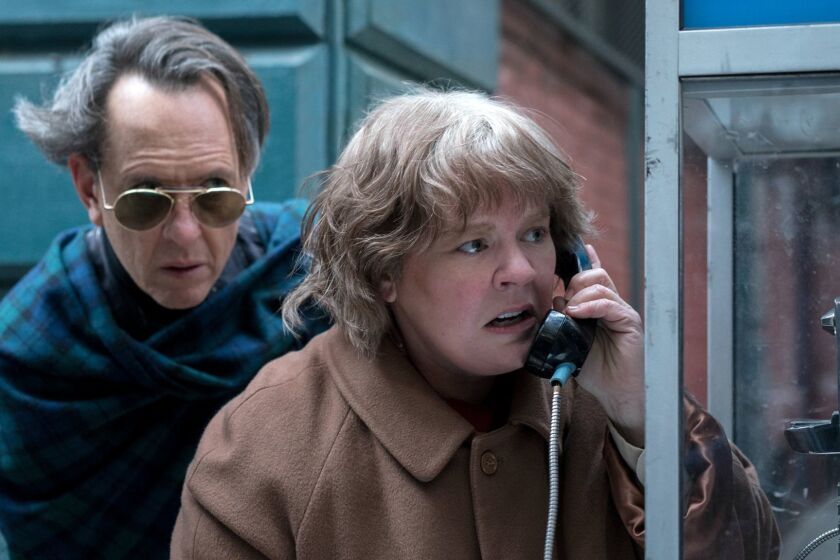 Richard E. Grant as "Jack Hock" and Melissa McCarthy as "Lee Israel" in the film "Can You Ever Forgive Me?" (Mary Cybulski/Twentieth Century Fox/TNS) ** OUTS - ELSENT, FPG, TCN - OUTS **