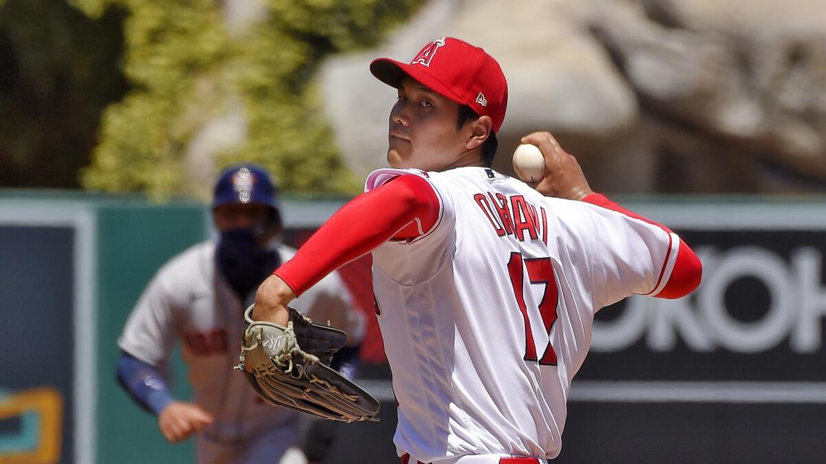 Angels' Shohei Ohtani tests protective elbow brace - Los Angeles Times