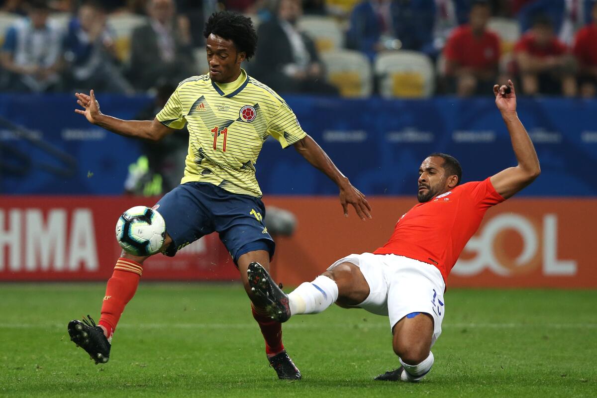 SAO PAULO, BRAZIL - JUNE 28: Juan Cuadrado of Colombia during the Copa America Brazil 2019 quarterfinal match between Colombia and Chile at Arena Corinthians on June 28, 2019 in Sao Paulo, Brazil. (Photo by Alexandre Schneider/Getty Images)