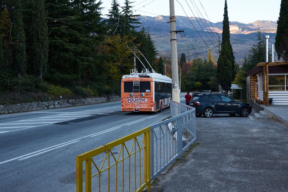 The No. 52 trolleybus leaves the bus stop near Gurzuf in Crimea.