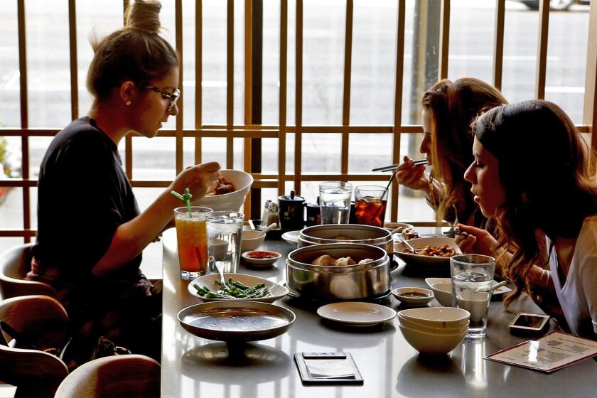 Americana Glendale Signs New Dumpling Restaurant Over LA's Din Tai Fung -  Eater LA