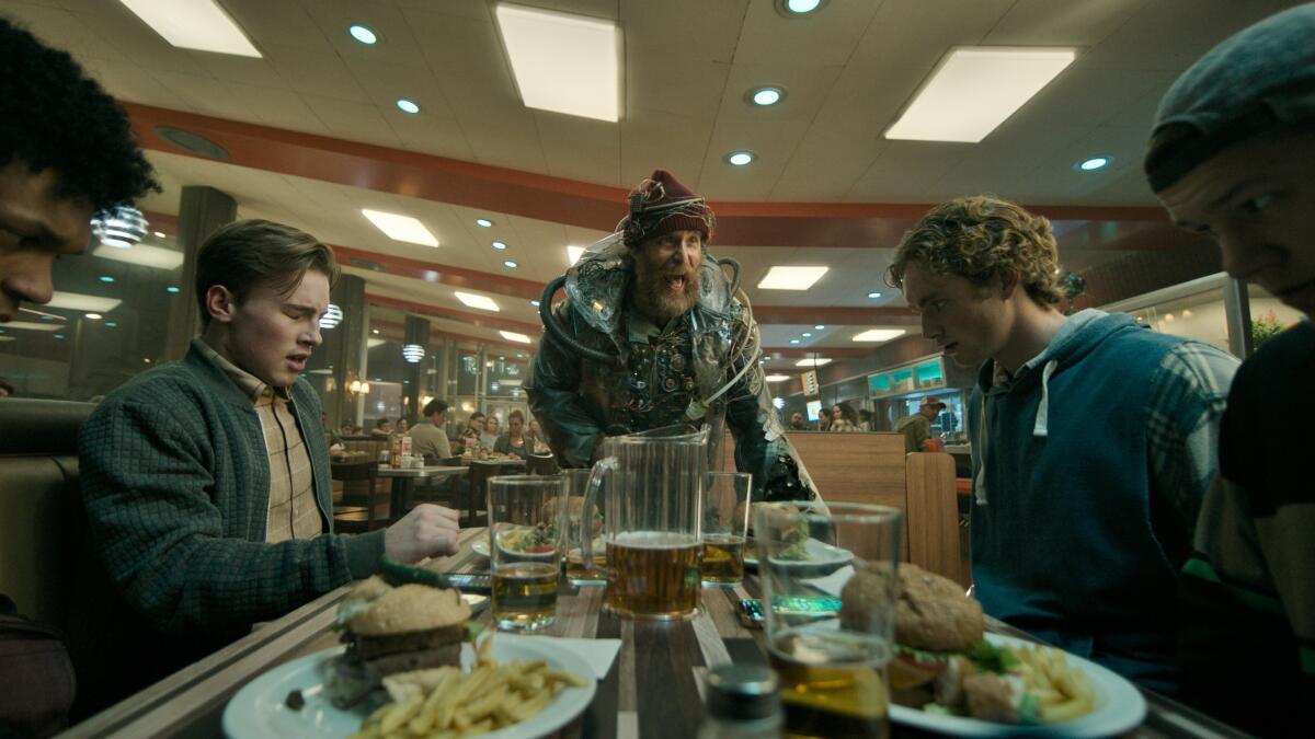 Gore Verbinski hace su mayor locura contra la inteligencia artificial en su nueva película 10 Gore verbinski