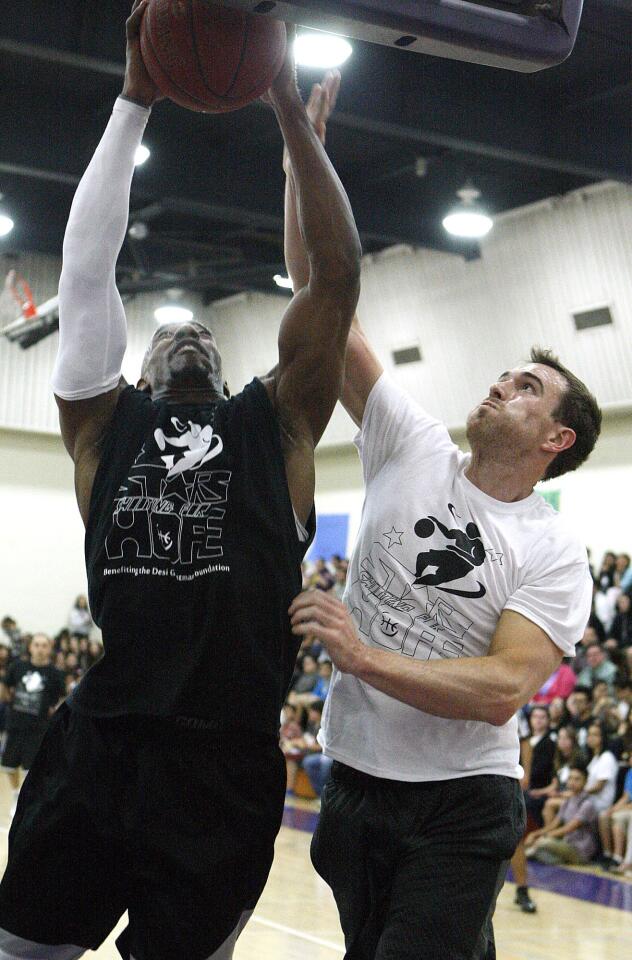 Photo Gallery: Teachers vs. celebrities 'Stars Shooting for Hope' fundraiser basketball game