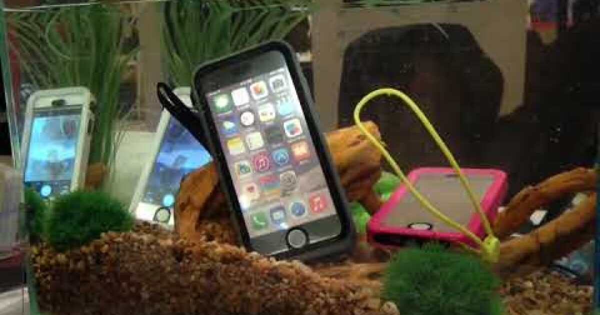 Video: CES 2015: Catalyst waterproof iPhone cases