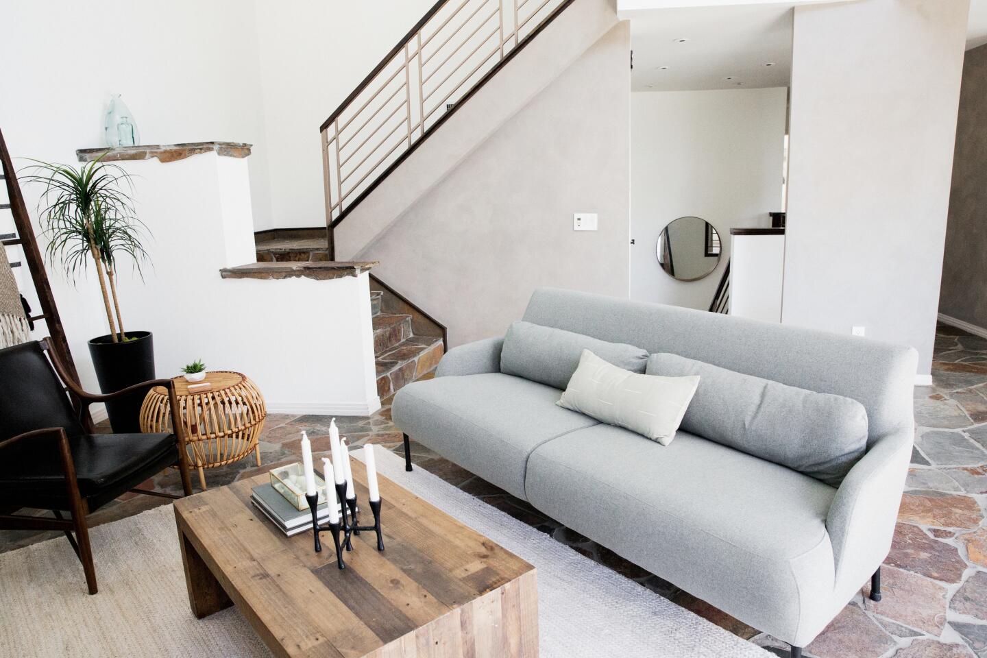 6111_La_Pintura_Drive-Interior