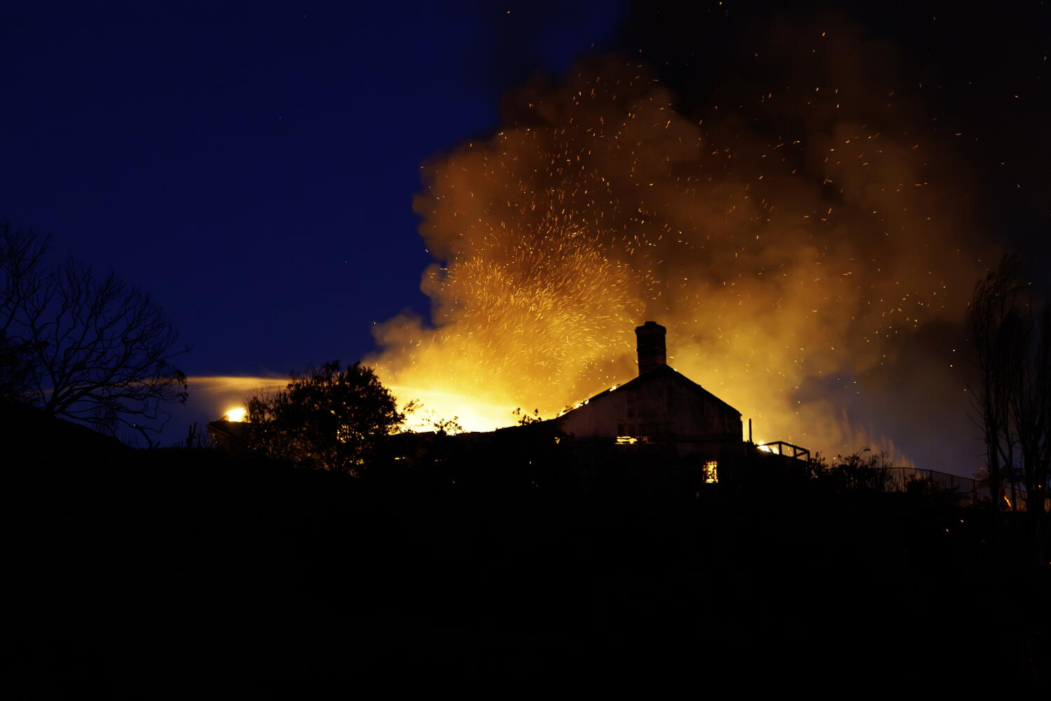 Image from linked report: 'All I could see was flames': Norte fire hollows out Orange County homes