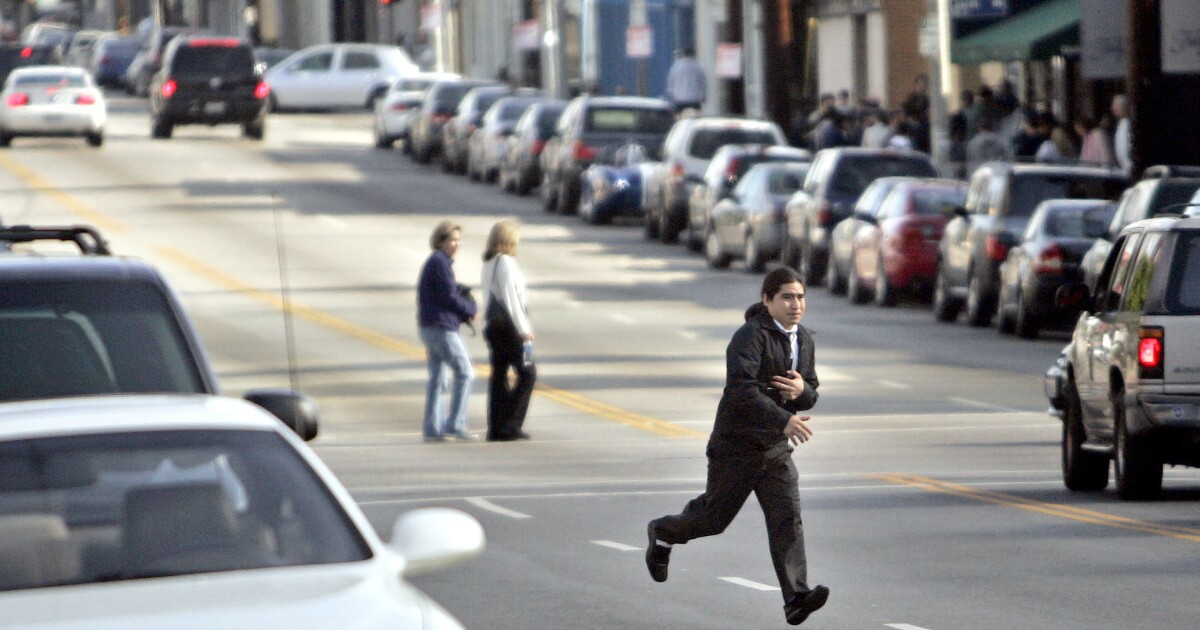 How jaywalking can be safer than using crosswalks and traffic lights