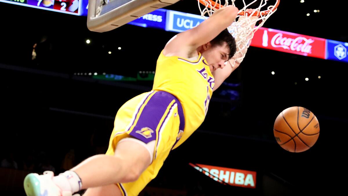 Photos: Lakers vs Trail Blazers (12/31/21) Photo Gallery