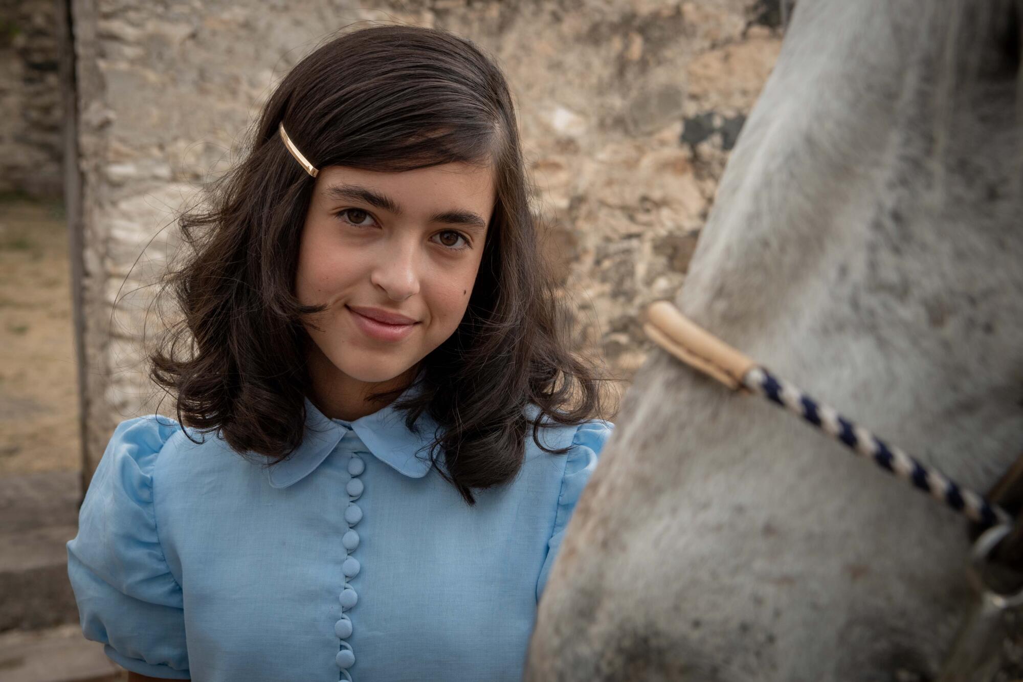 Abril Vergara interpreta a María Félix en su etapa de niña.