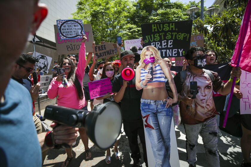 Supporters of Britney Spears rally in DTLA as hearing on conservatorship takes place 6-23-2021
