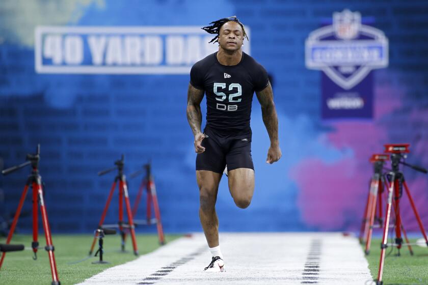 INDIANAPOLIS, IN - MARCH 01: Defensive back Xavier McKinney of Alabama runs the 40-yard dash during the NFL Combine at Lucas Oil Stadium on February 29, 2020 in Indianapolis, Indiana. (Photo by Joe Robbins/Getty Images)