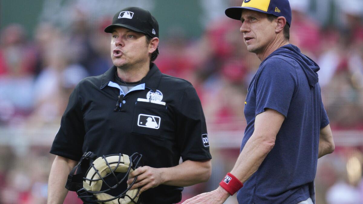 Broadcast play-by-play of Brewers manager Craig Counsell's ejection