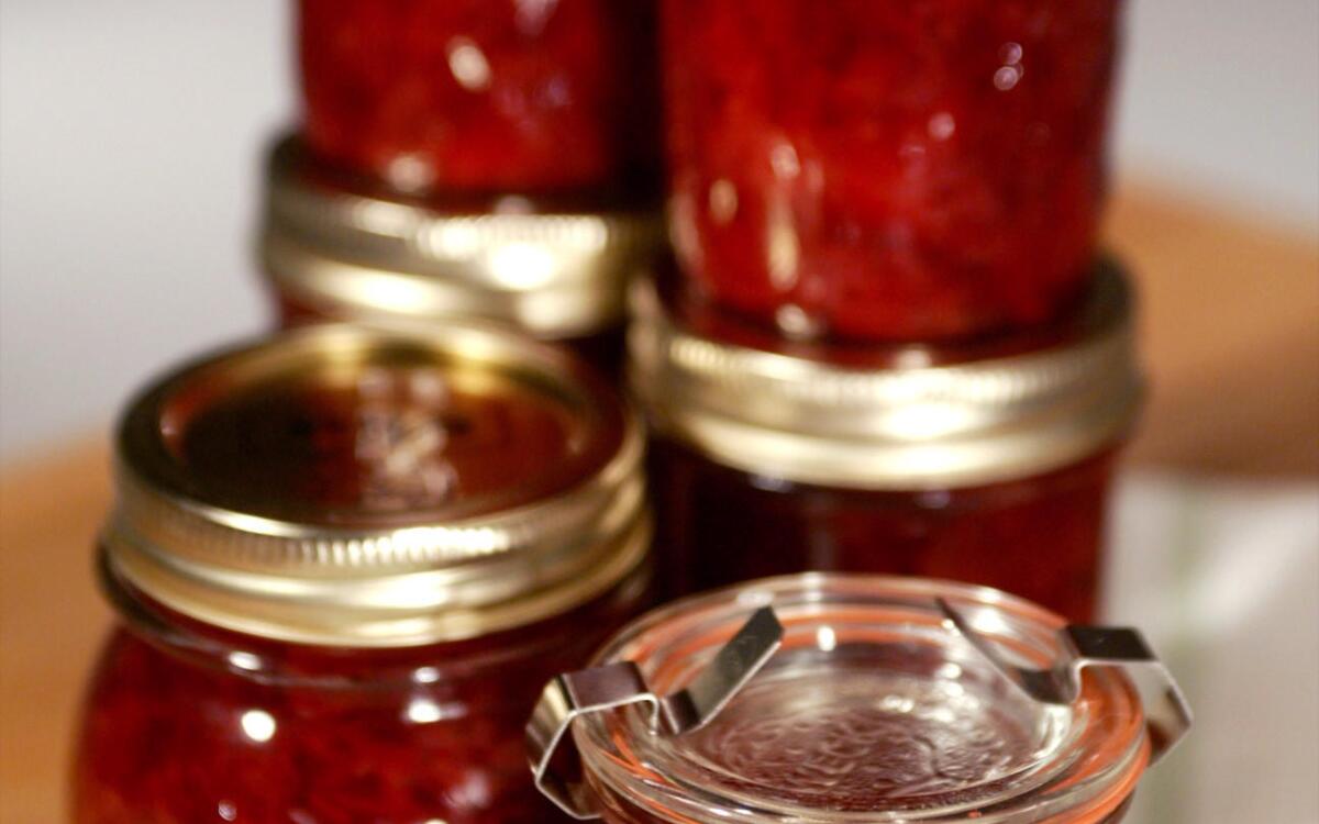 Slow-cooked strawberry preserves