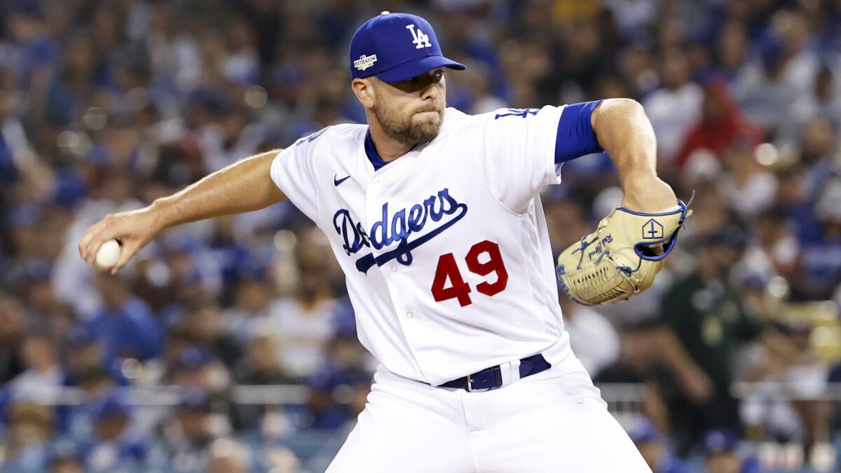 Dodgers reliever Blake Treinen has surgery to repair shoulder