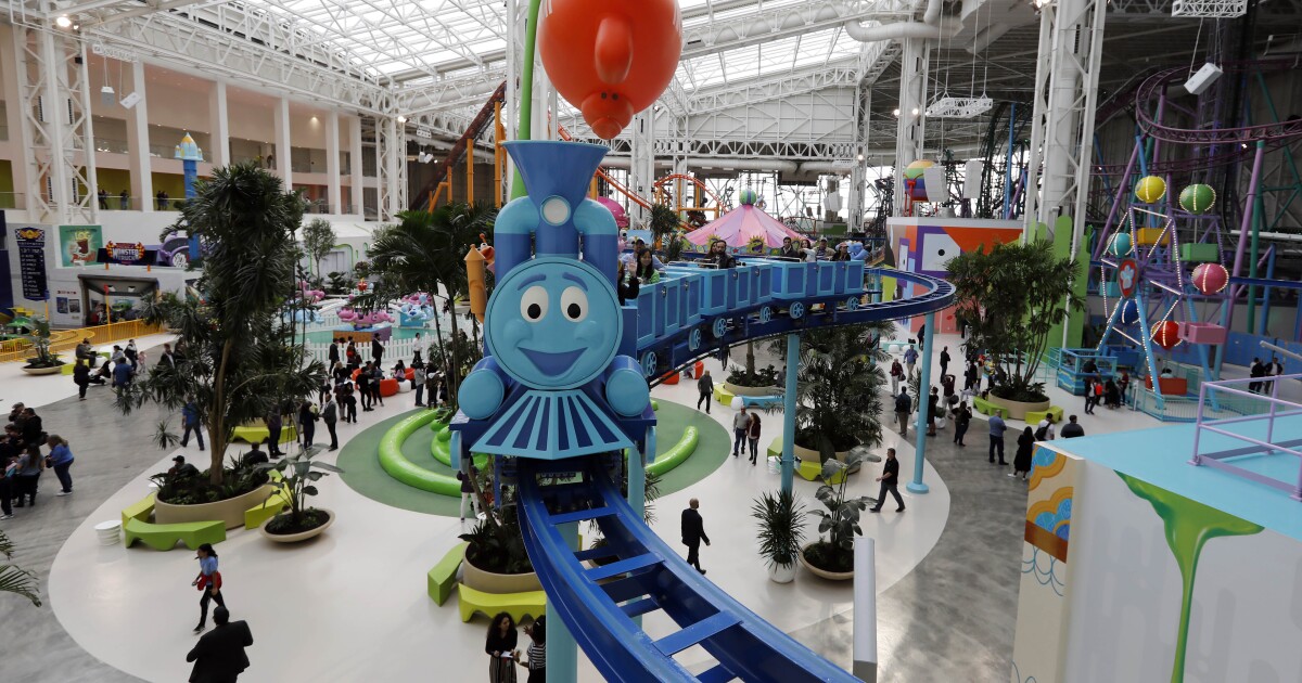 Can a roller coaster, water park and indoor ski slope save the American mall? - Los Angeles Times