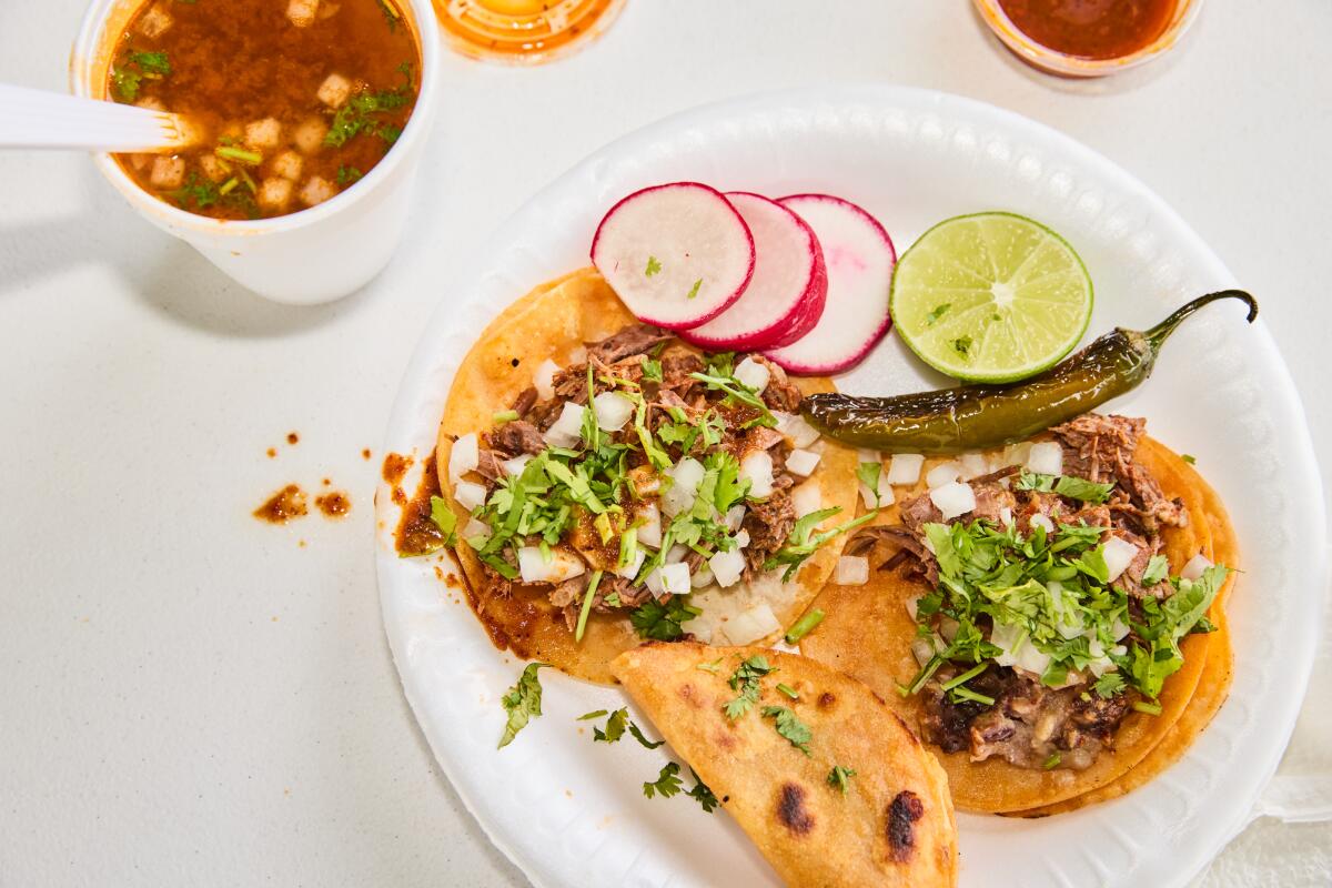 The plato de birria con pistola at Birrieria Barajas