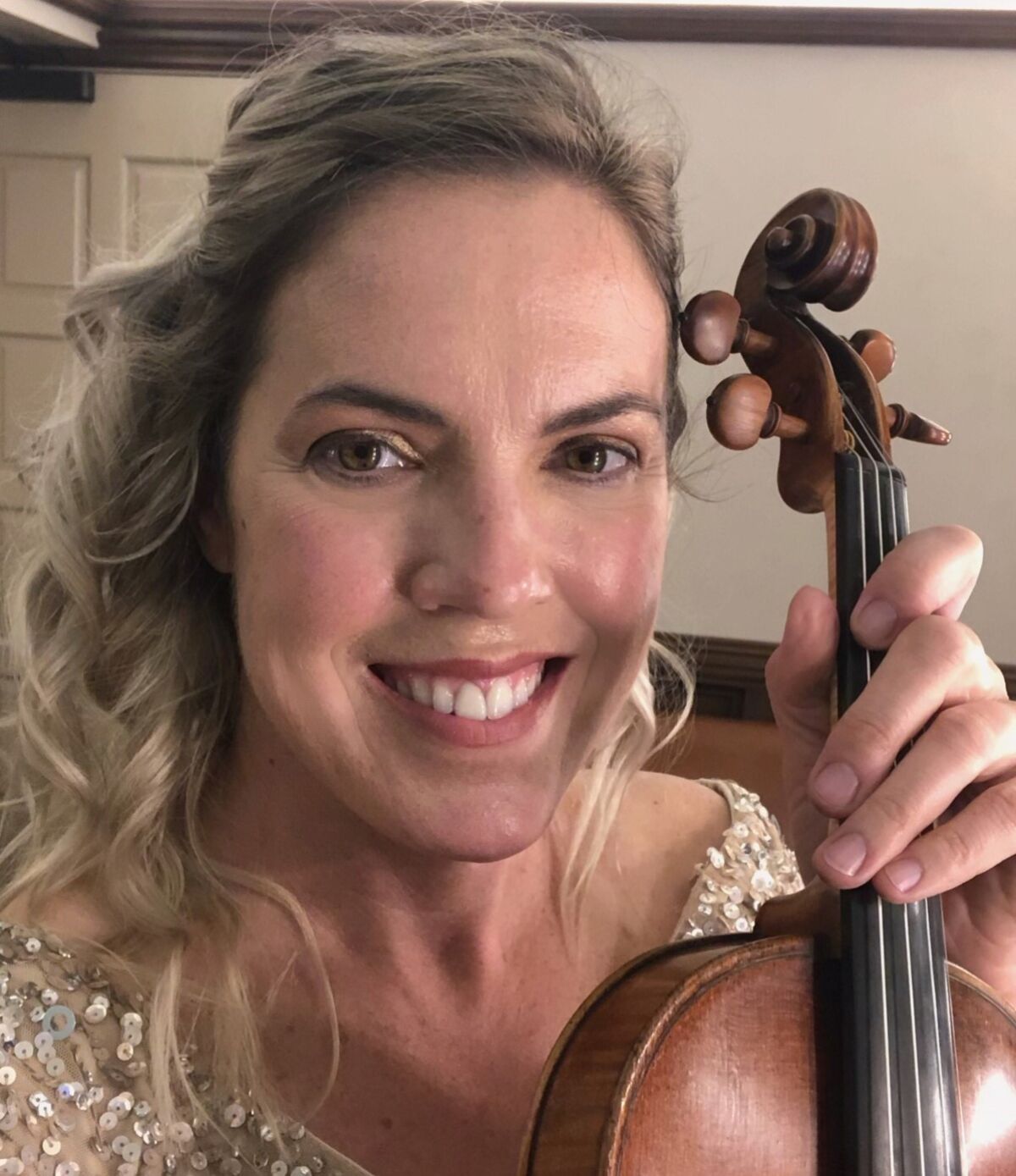Violinist Jessica Guideri had been playing Le Salon concerts for seven years in Los Angeles.