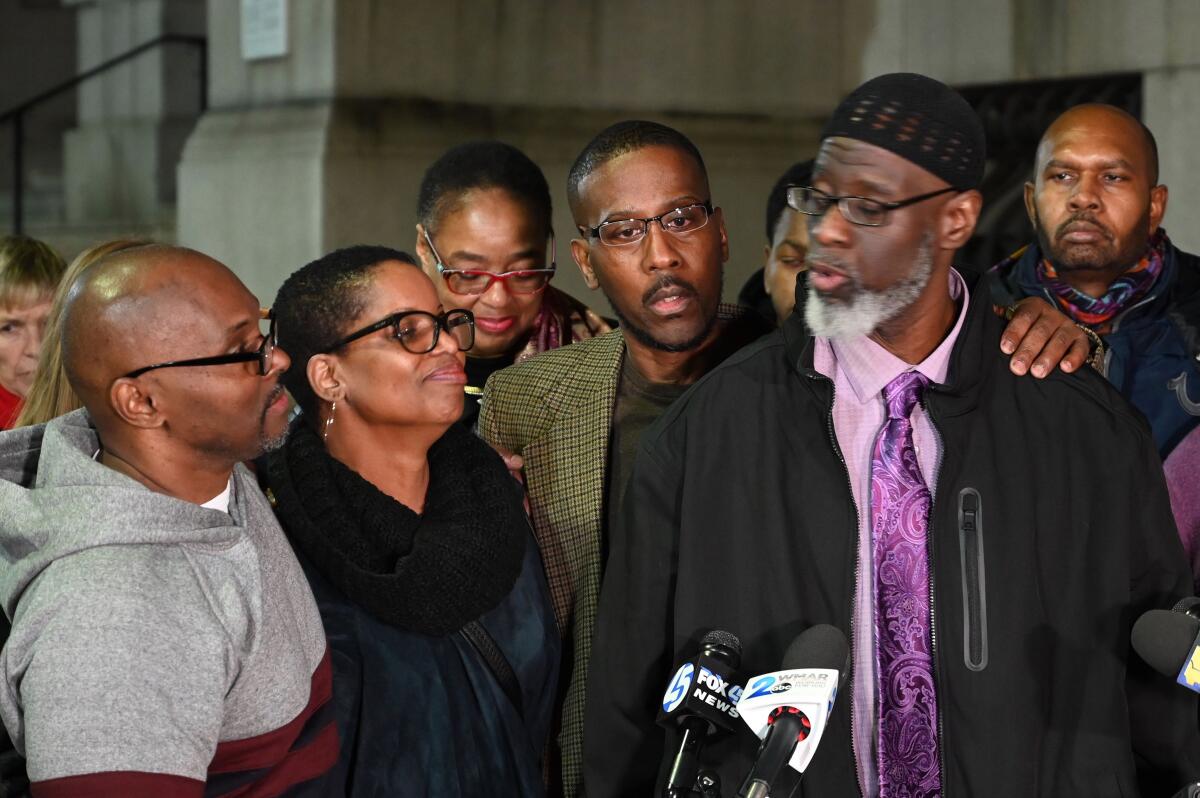 3 Maryland Men Exonerated After 36 Years In Prison Los Angeles Times 