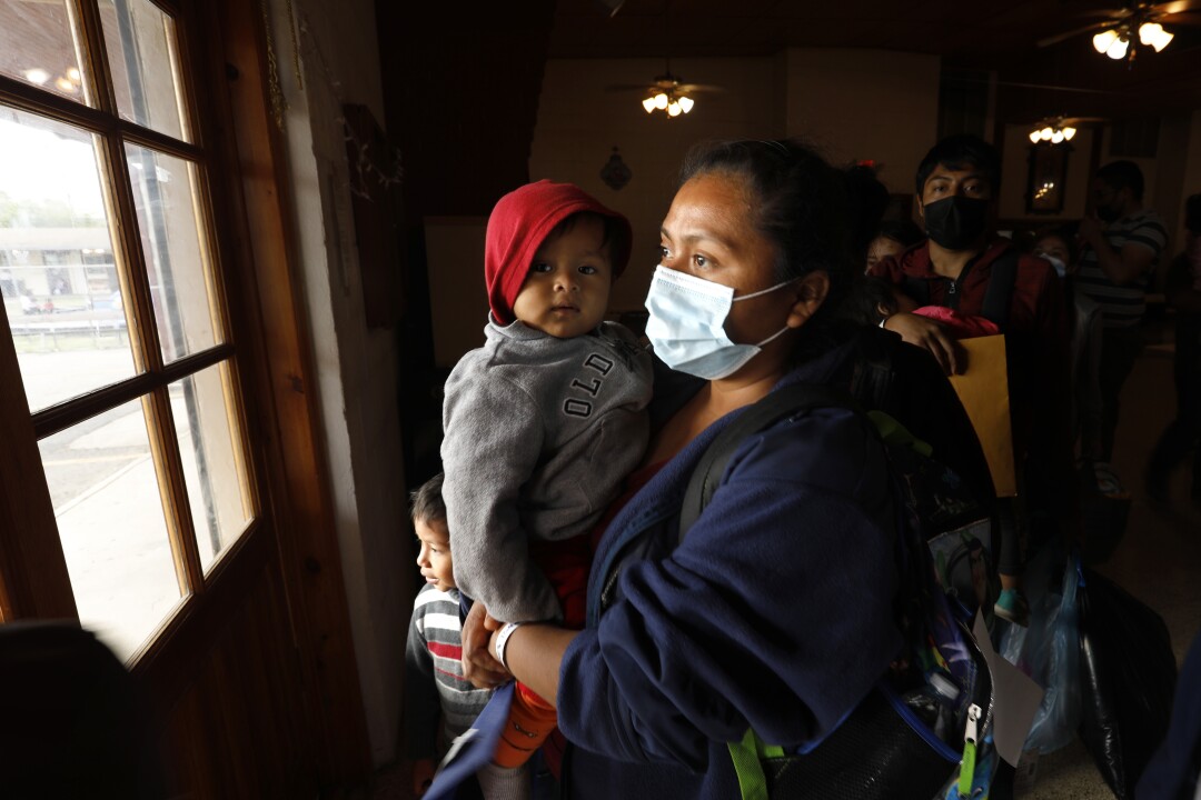 Donia López y su bebé Froilen López de la Cruz vinieron de Guatemala.