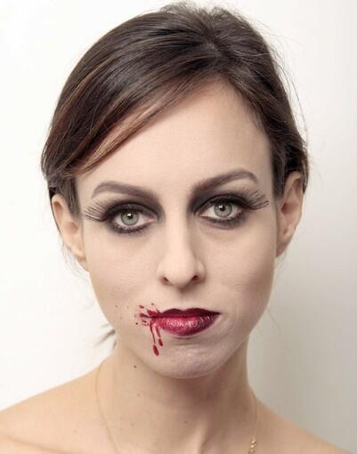 Halloween makeup: Deadly Dame Vampire
