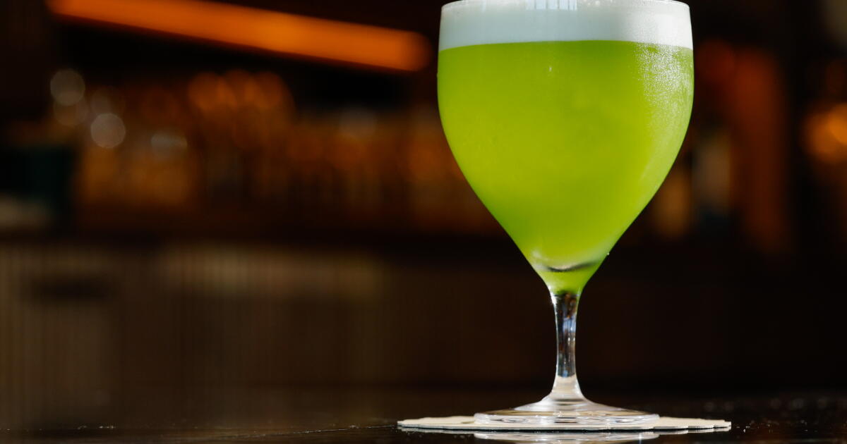 Review: Why L.A.'s hottest bar is a leap forward for drinking culture