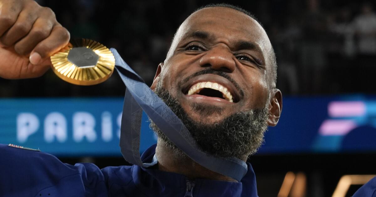 Plaschke: LeBron James'in altın olimpiyatları lekelenmiş Lakers'a harcandı