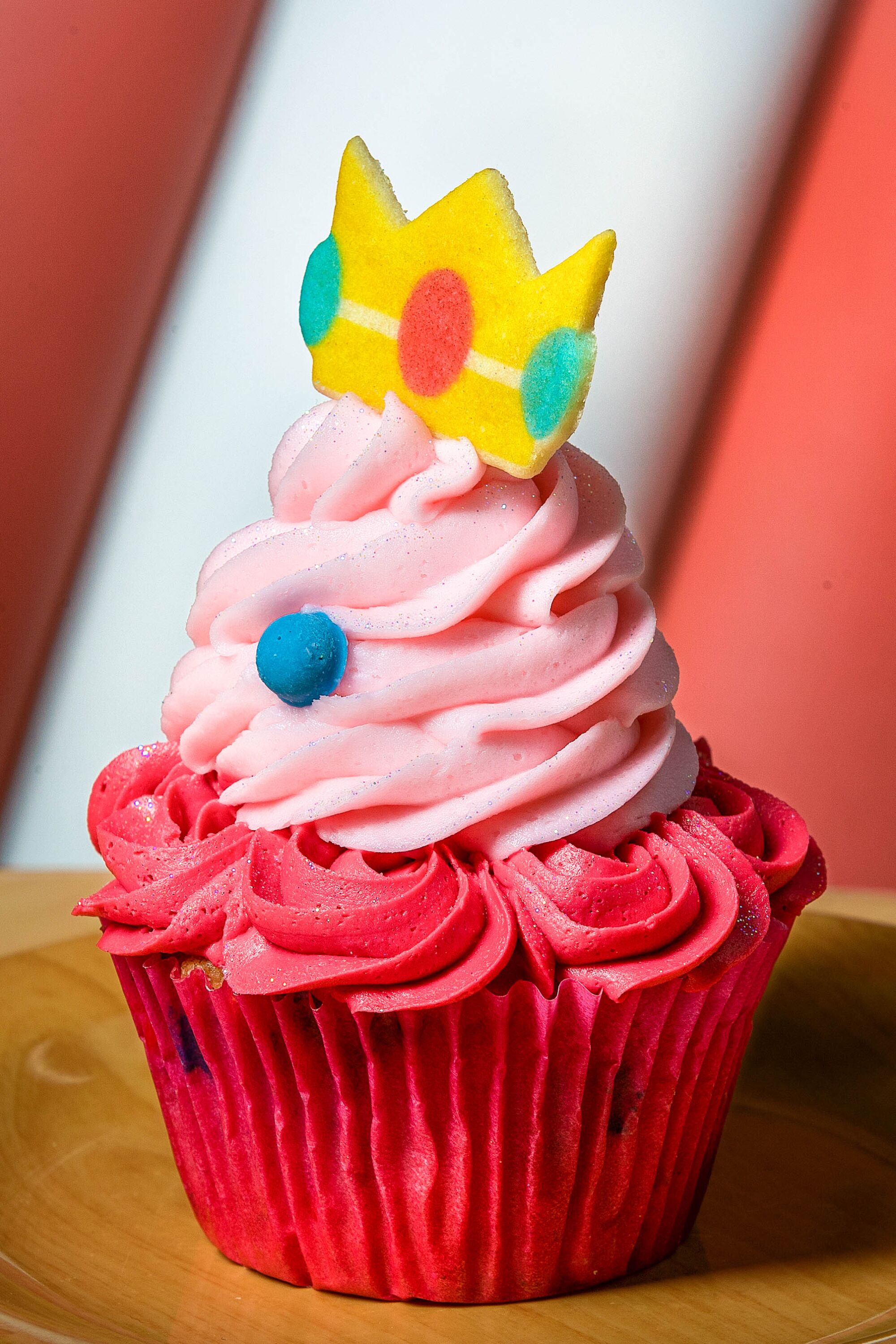 Princess Peach Cupcake.