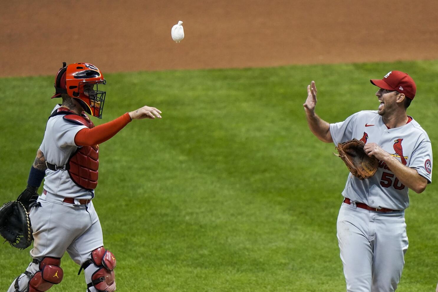 Yelich, Braun lead Brewers to 18-3 romp over Cardinals