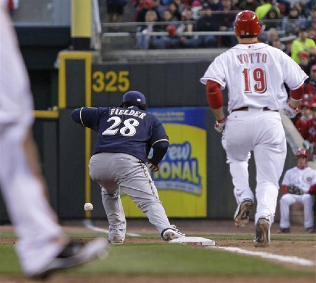 Milwaukee Brewers first baseman Prince Fielder (28) congratulates