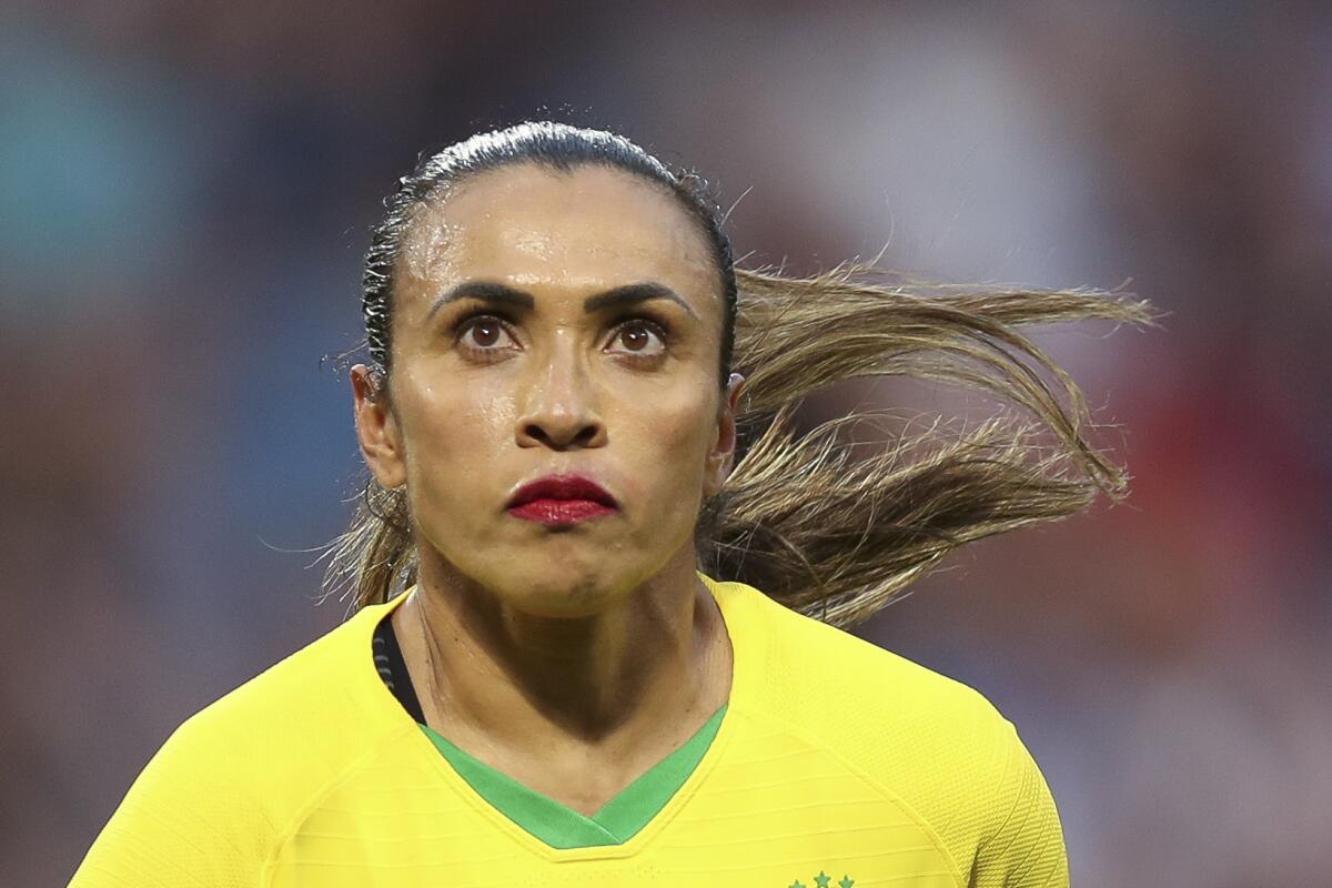 ARCHIVO - La delantera brasilea Marta durante el partido contra Francia
