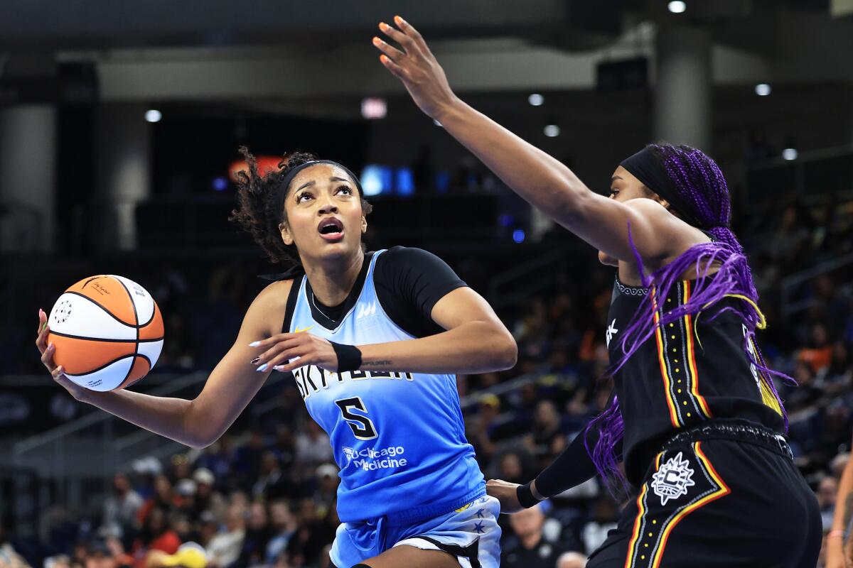 Angel Reese apologizes to Sky teammates for 'misconstrued' comments - Los Angeles Times