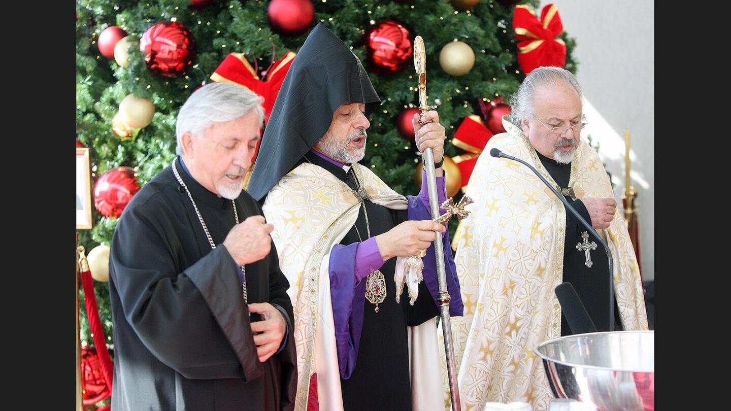 Photo Gallery: Armenian Christmas at Adventist Health Center